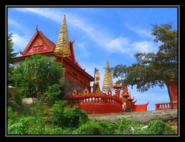 Main shrine at Ba Phnom - photo by "doonstra", Trekearth (http://www.trekearth.com/gallery/Asia/Cambodia/East/Prey_Veng/photo360519.htm)